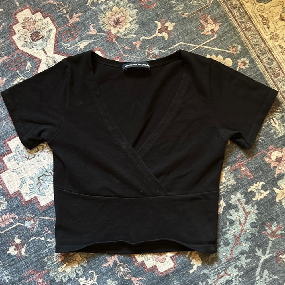 2/$15 Brandy Melville Amara short sleeve crop top